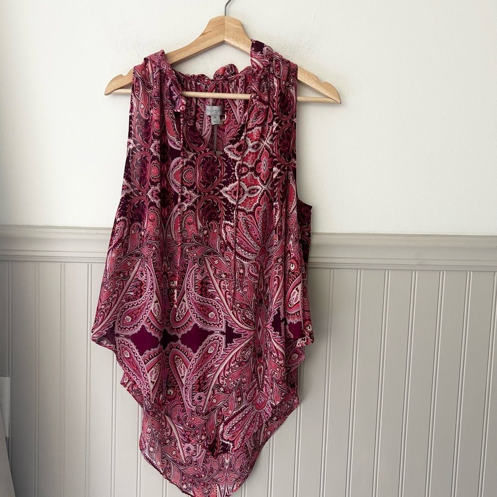 ⭐️ NEW Belle Sky Paisley Sleeveless Top - Burgundy Pink Lightweight size medium